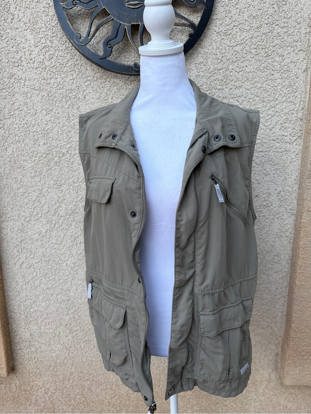 Columbia Titanium Mens Olive Khaki Multi Pocket Cargo Utility Vest Gorpcore